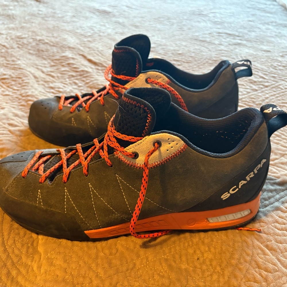 Scarpa Men's Gray and Orange Athletic Shoes